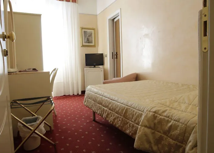 Szálloda Vienna Ostenda E Ristorante Il Danubio Rimini