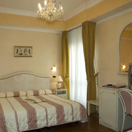 Vienna Ostenda E Ristorante Il Danubio Ξενοδοχείο Ρίμινι