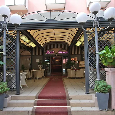 Vienna Ostenda E Ristorante Il Danubio ريميني