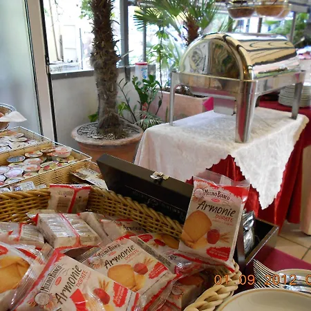 Vienna Ostenda E Ristorante Il Danubio 里米尼