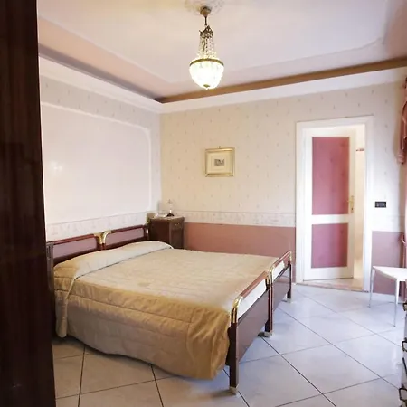 Vienna Ostenda E Ristorante Il Danubio Hotell 4*