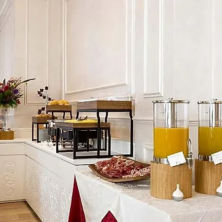 Hotel Vienna Ostenda E Ristorante Il Danubio 4*