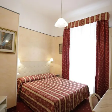 酒店 Vienna Ostenda E Ristorante Il Danubio 4*