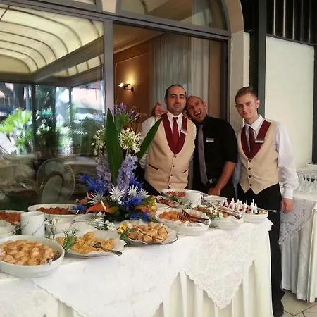 酒店 Vienna Ostenda E Ristorante Il Danubio