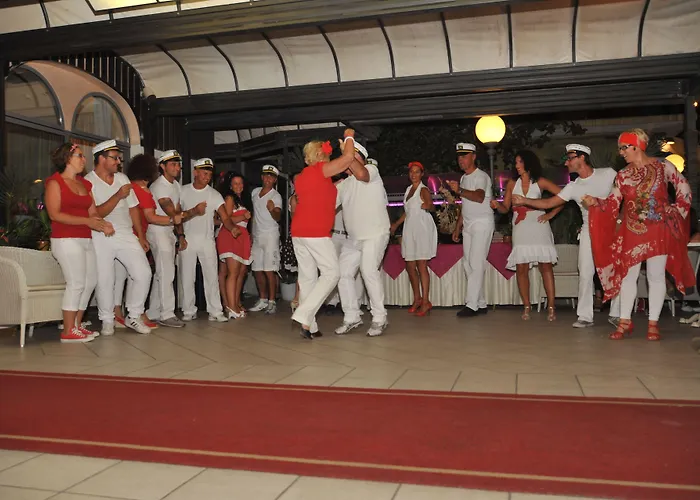 Vienna Ostenda E Ristorante Il Danubio 4* ريميني