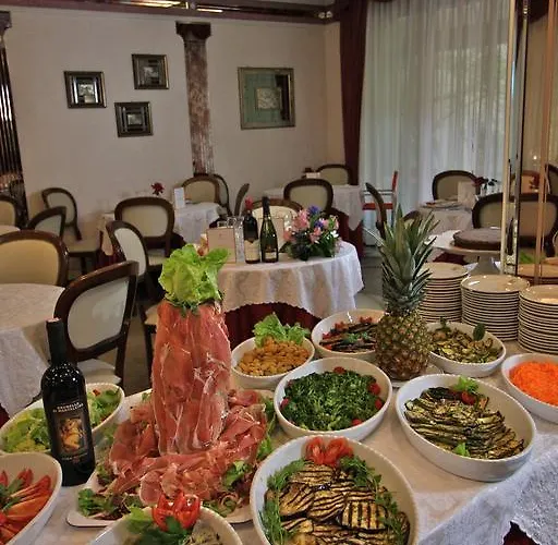 Vienna Ostenda E Ristorante Il Danubio 4*