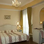 Vienna Ostenda E Ristorante Il Danubio מלון רימיני