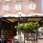 Vienna Ostenda E Ristorante Il Danubio מלון רימיני