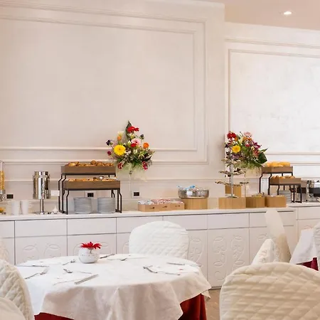 Vienna Ostenda E Ristorante Il Danubio 4* Римини