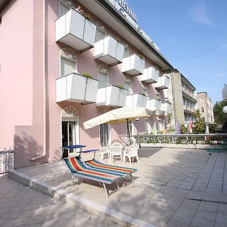 Vienna Ostenda E Ristorante Il Danubio 4* Римини