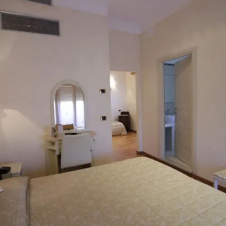 Vienna Ostenda E Ristorante Il Danubio 4*