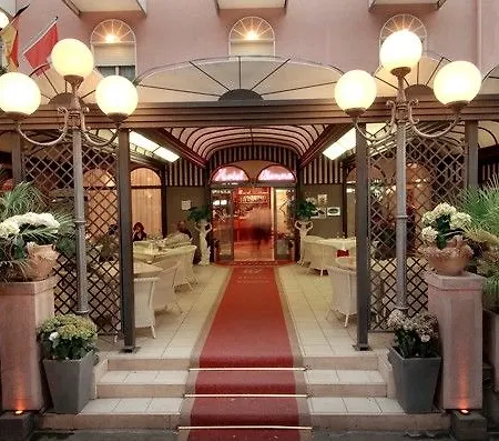 Vienna Ostenda E Ristorante Il Danubio Отель 4*