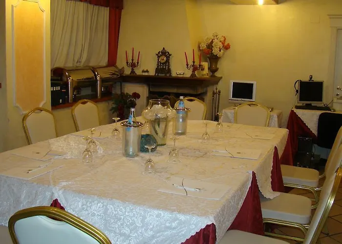 Hotel Vienna Ostenda E Ristorante Il Danubio 4*