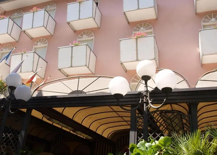 Vienna Ostenda E Ristorante Il Danubio Hotel 4*