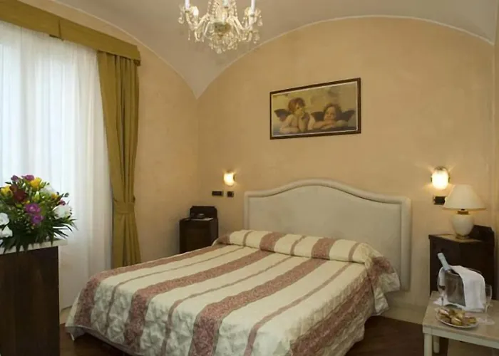 Vienna Ostenda E Ristorante Il Danubio 酒店 里米尼