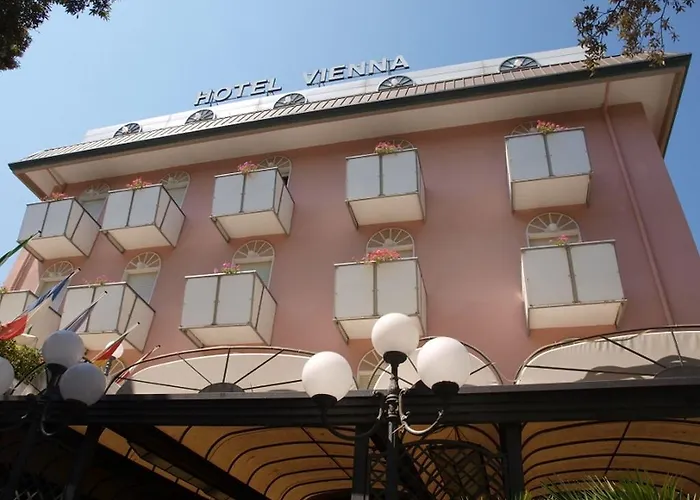 Vienna Ostenda E Ristorante Il Danubio 里米尼