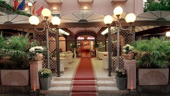 Vienna Ostenda E Ristorante Il Danubio 酒店 4*